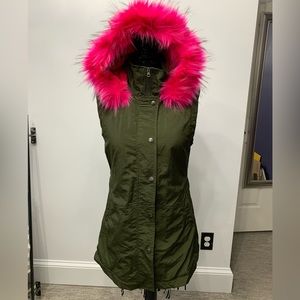 Vest faux fur neon pink removable hoodie size medium